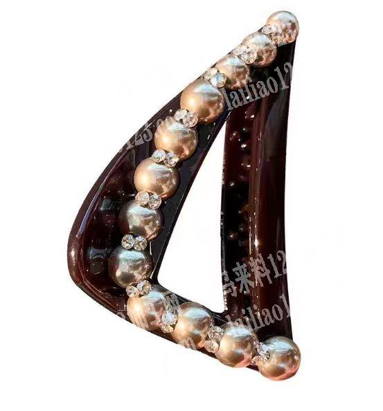 抓夹上面点钻点珍珠点配件外发加工，。如图