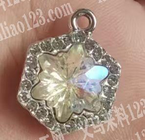 寻找这个饰品吊坠，。寻找饰品工厂，有做这