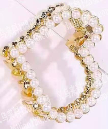 抓夹订单，如图爱心款式的珍珠抓夹，寻找厂