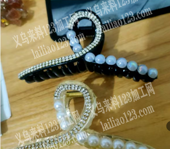 寻找专业做抓夹点钻点配件，点珍珠粘配件的