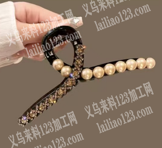 寻找专业做点钻点配件的，如图，粘配件的，