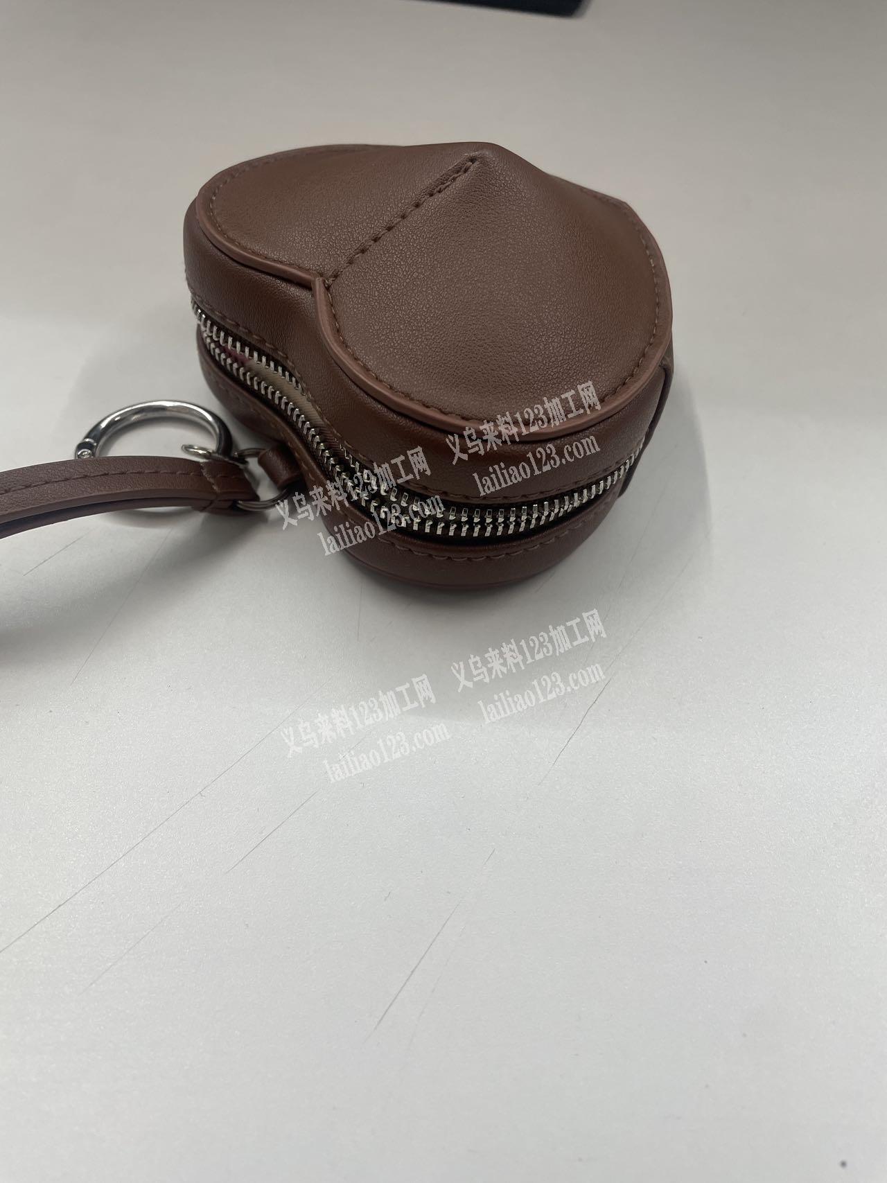 寻找专业做这个小包挂包的工厂，寻找哪家箱