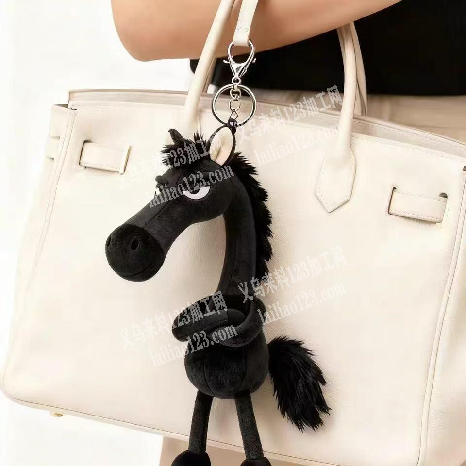 毛绒玩具挂件订单，如图，寻找成品，要成品