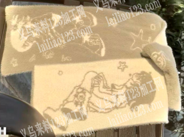 寻找生产这种毛绒材质的围巾的工厂，请联系