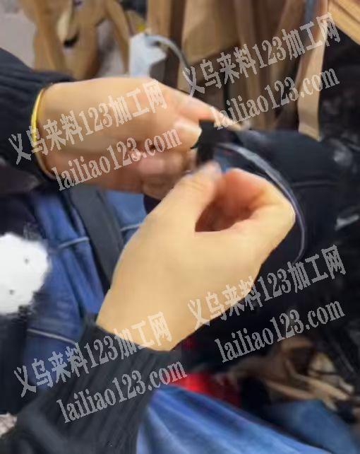 【看视频】高品质的饰品手工活外发，如图，头箍打胶粘