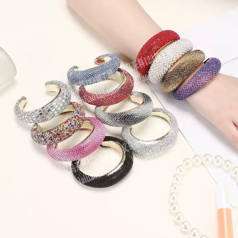 国际商贸城找专业做如图手镯需要成品工厂最