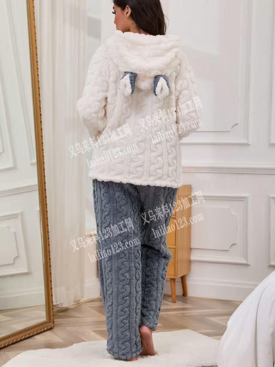 睡衣订单外发加工，3个色一共1200套。