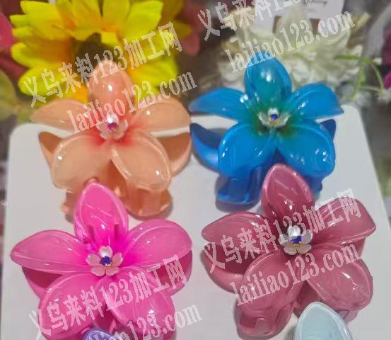 大量鸡蛋花抓夹订单，寻找成品工厂。请联系