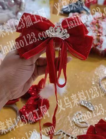 老板委托寻找找这个布艺蝴蝶结发夹。有货的