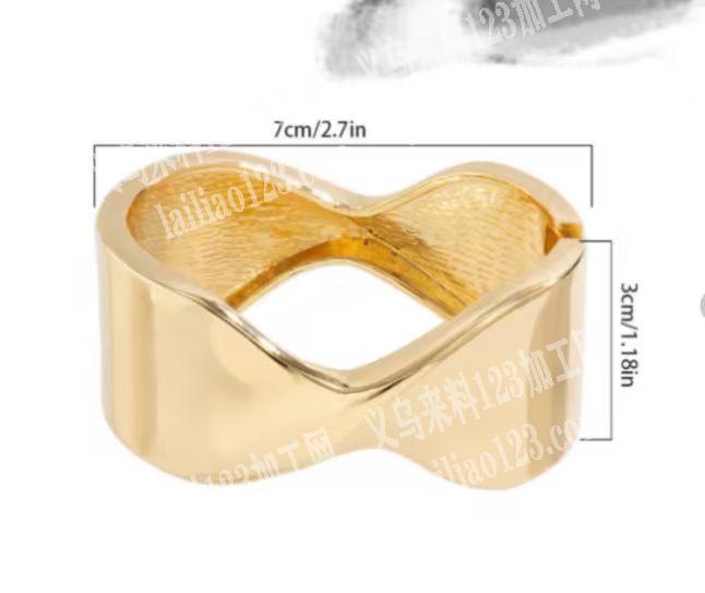 金属的手镯订单，如图，寻找工厂，请联系详