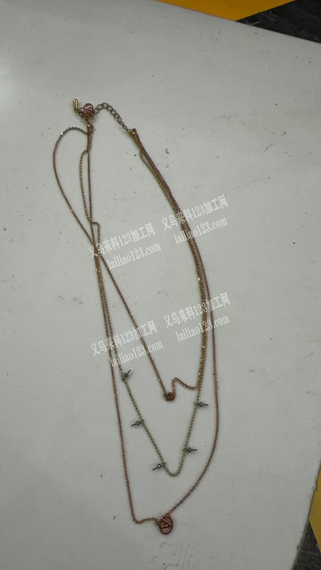 承接手工穿珠 挂圈弯针等手工活 厂地在青口聚饰云旁