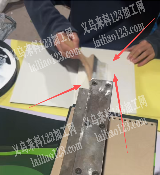 手工外发，给本子刷胶，外发加工，有手工或