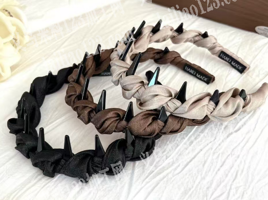 布卷发箍缠绕布条的发箍成品订单。如图。寻