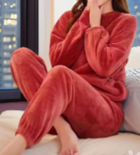 【做到年底】大量暖暖套装外发加工，寻找专