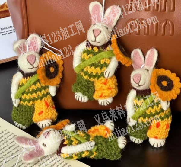 尼泊尔羊毛毡手工钩针编织挂件订单，如图，