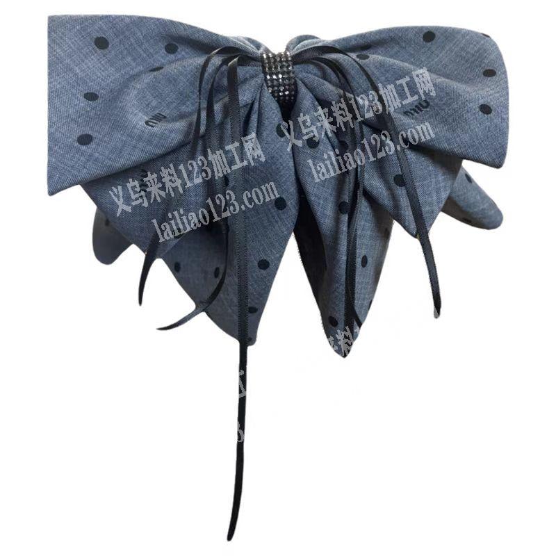 寻找做布艺饰品的加工厂。，如图。布艺抓夹