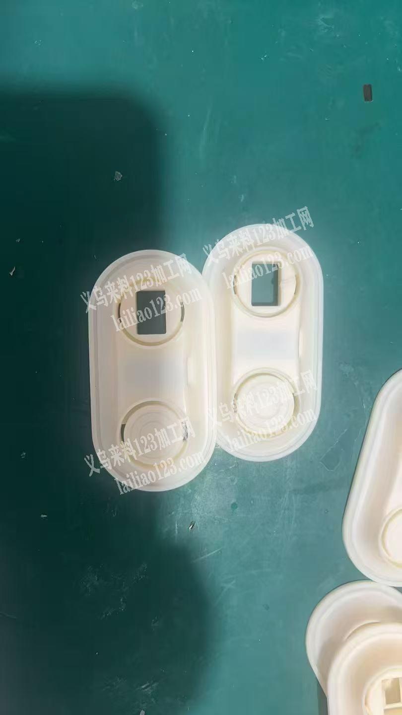 东阳公司大量手工活外发【扣硅胶帽子】