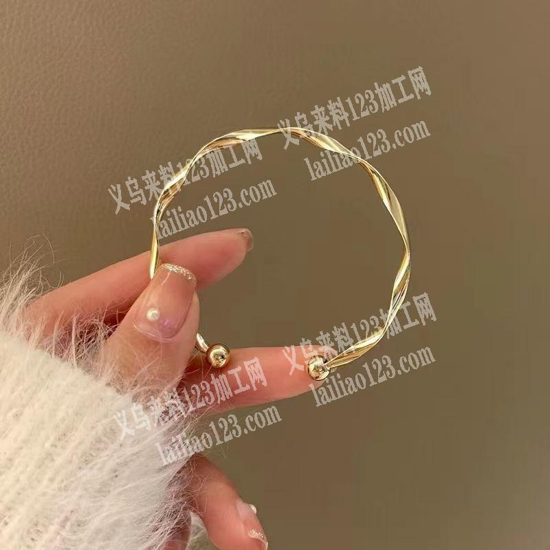 大量如图手镯订单【铁的】，寻找源头工厂合