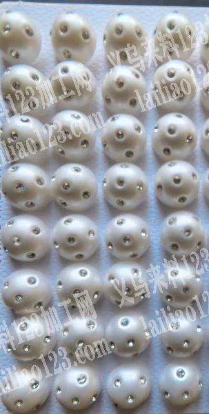 这个耳环珍珠上面点钻外发加工，寻找点钻的