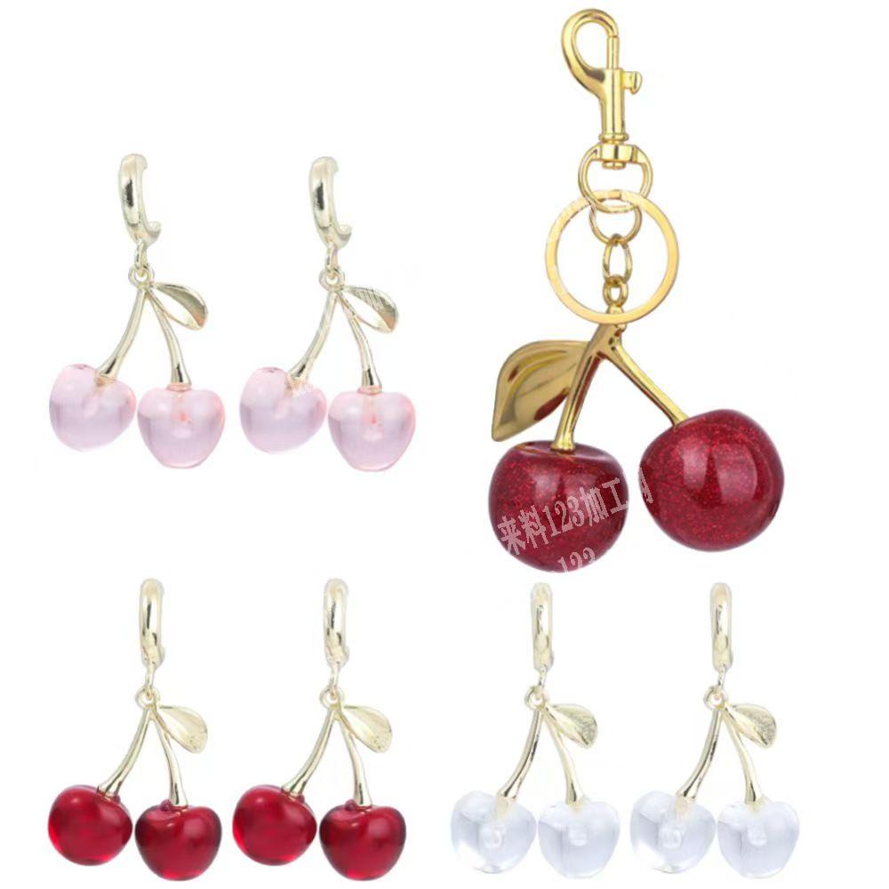 粘胶的钥匙扣手工活外发，如图，粘珍珠的手