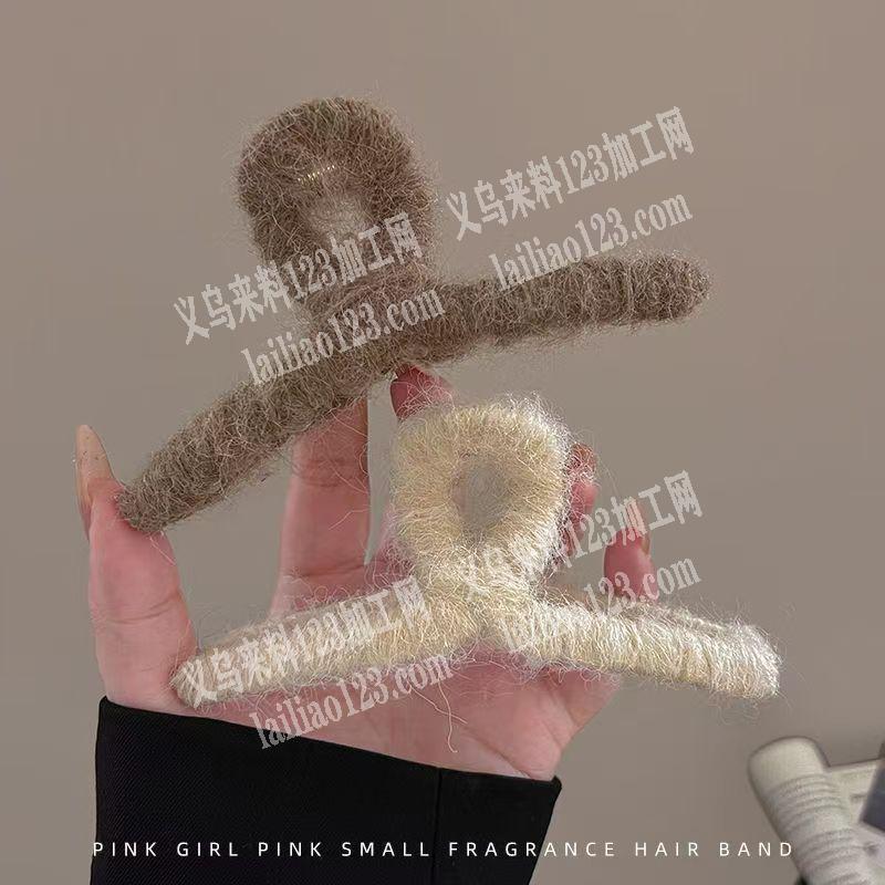 抓夹毛绒条的手工活外发，寻找会做绕毛绒条