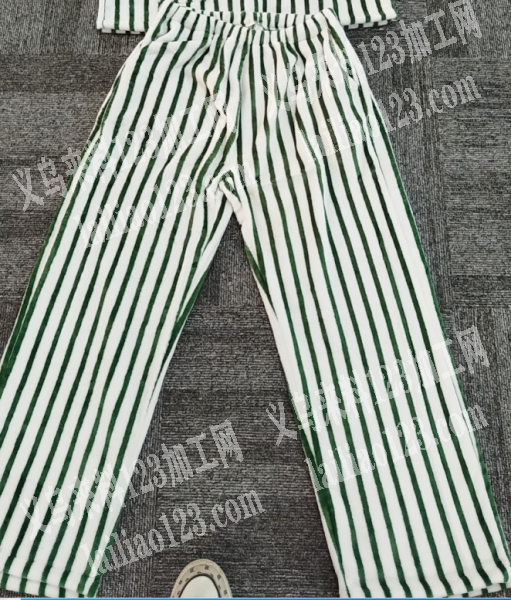 长期有套装服装订单，。外发。如图。外贸订