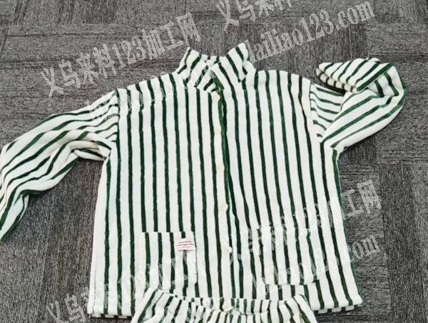 长期有套装服装订单，。外发。如图。外贸订