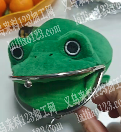 采购青蛙嘴巴上的金属扣10万个，工厂请联