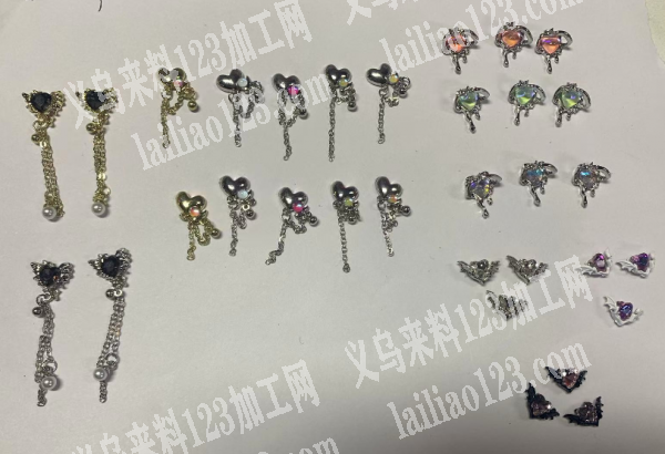 大量穿戴甲配件，美甲配件订单，如图，这样