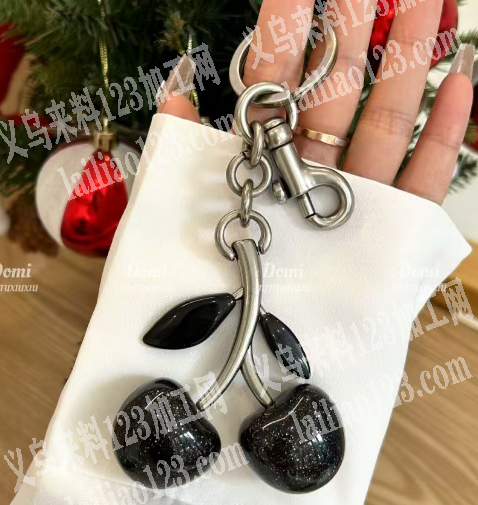 合金樱桃钥匙扣订单，如图，寻找成品工厂，