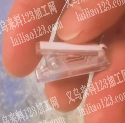 30万如图塑料的PVC夹子订单，如图，寻