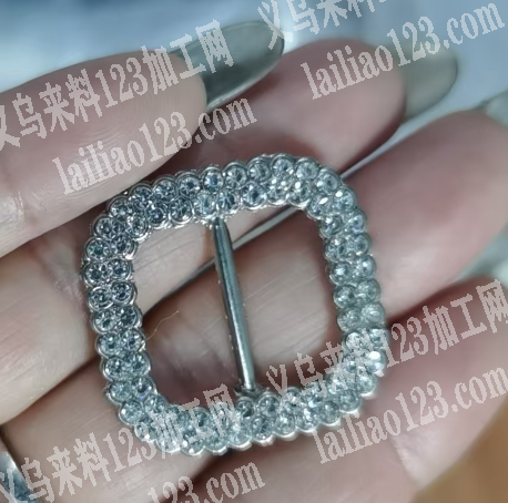 寻找鞋扣厂家，。如图鞋扣3.0的，有的联