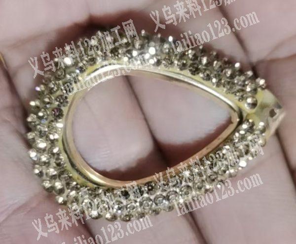 如图配件上面点钻外发加工，寻找专业做陶泥