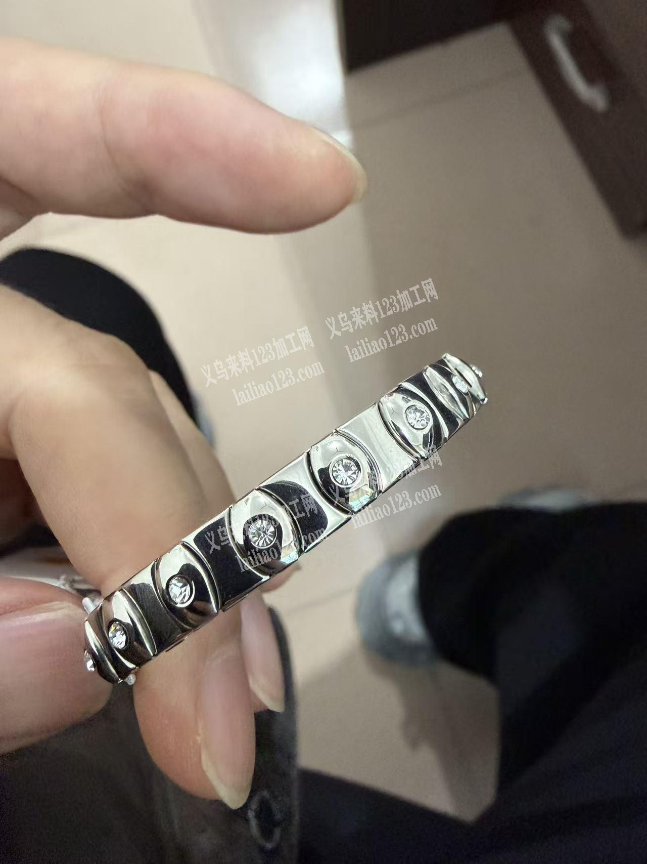 找不锈钢弹簧表带链工厂，有订单外发，联系