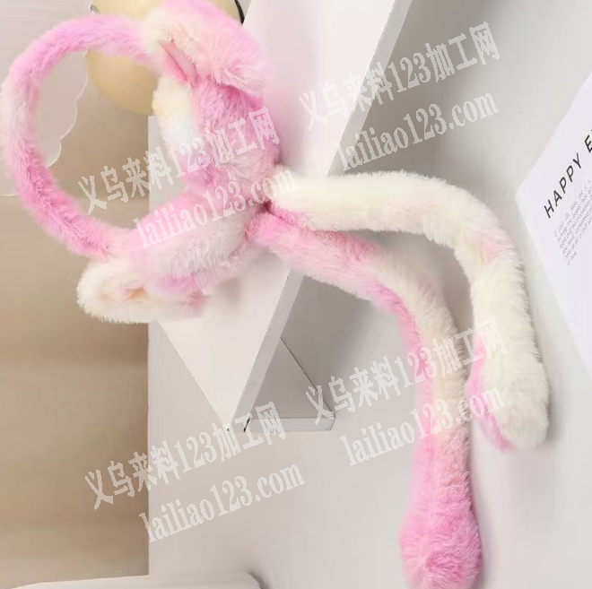 毛绒耳罩。寻找厂家，要现货，微信详谈