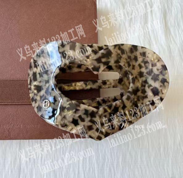 如图，采购星星豹纹醋酸抓夹，要现货，源头