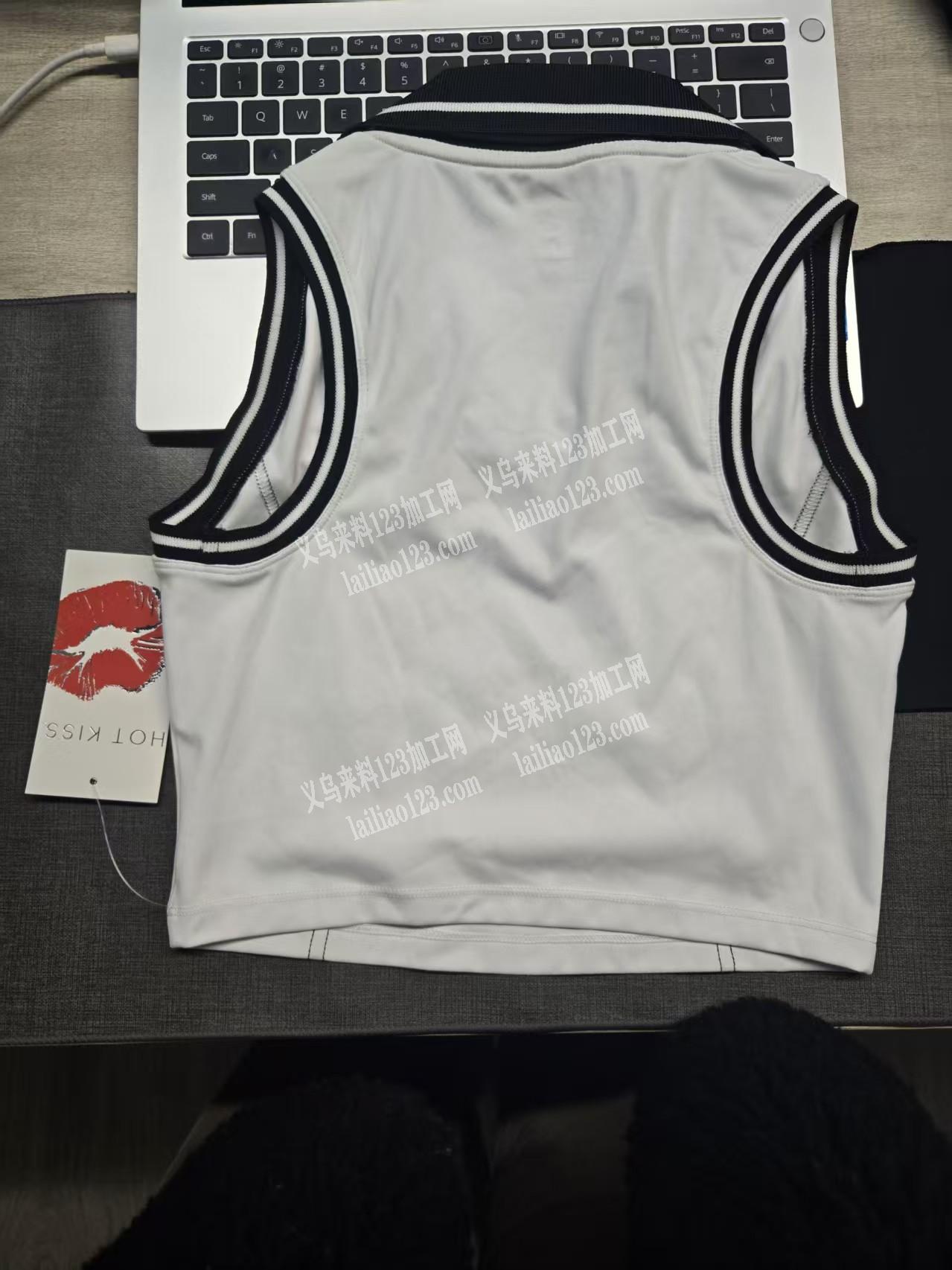 如图无袖背心订单，寻找专业做这个服装的工