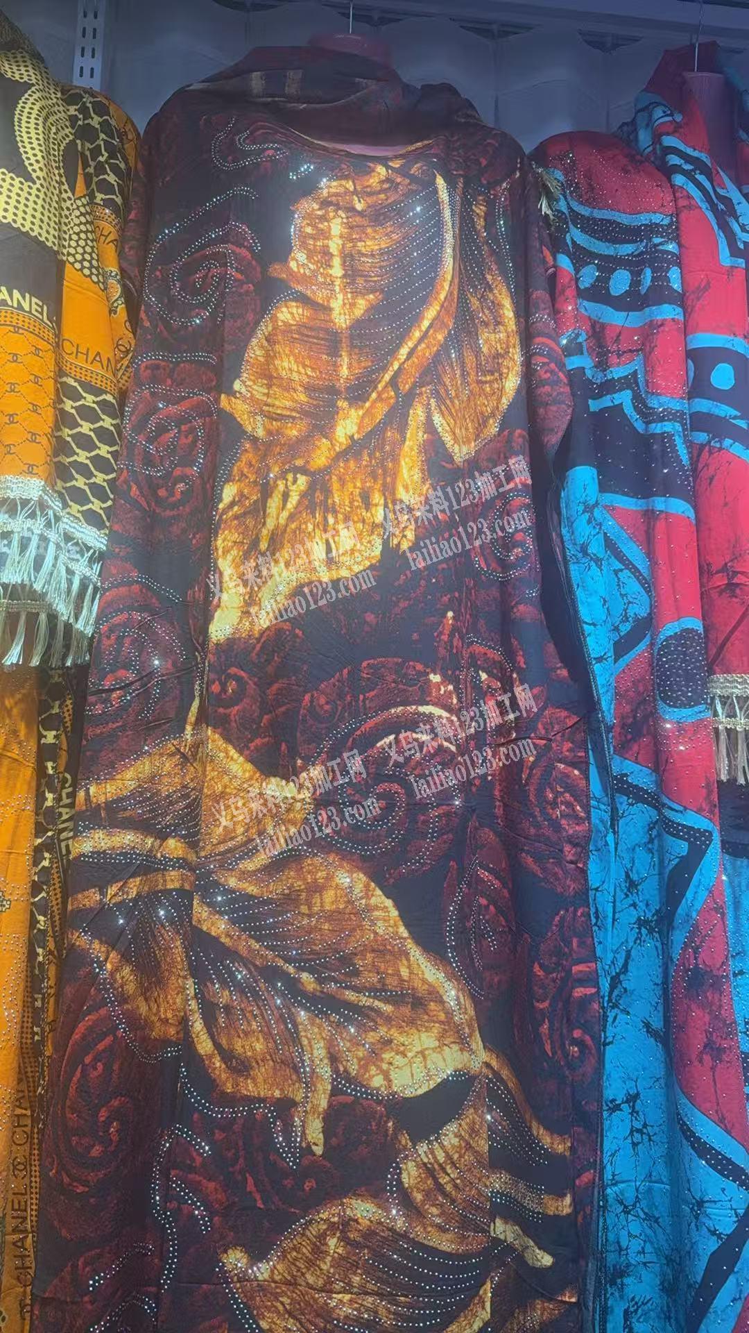 商贸城有外贸长袍服装订单外发加工，纯加工