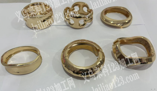 目前订单量大，长期合作。，寻找专业做手镯的工厂合作