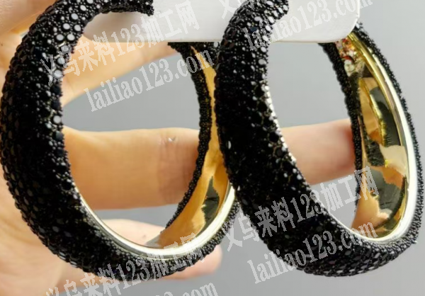 饰品贴钻手工活外发加工，。寻找贴钻的加工