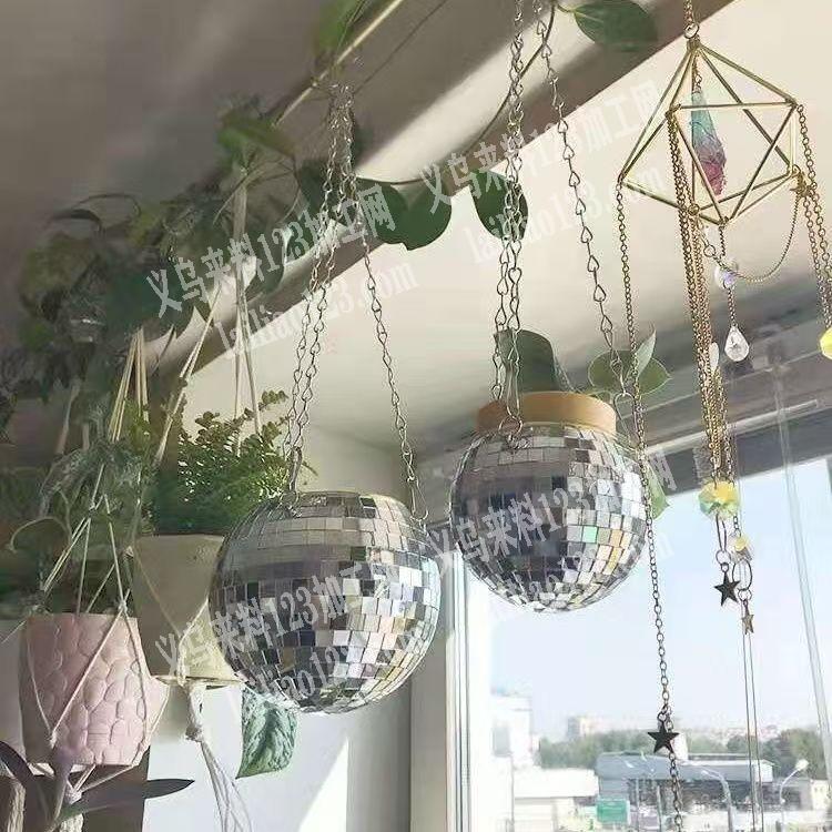 悬挂反光镜面球形吊篮订单，如图，寻找源头