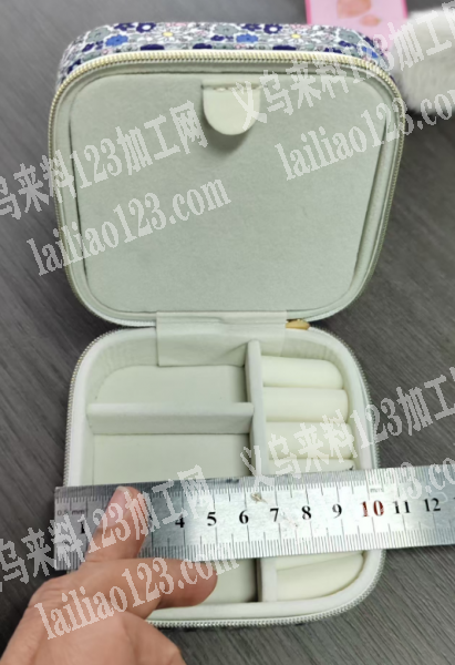 公司大量首饰盒订单，如图，寻找能做的箱包