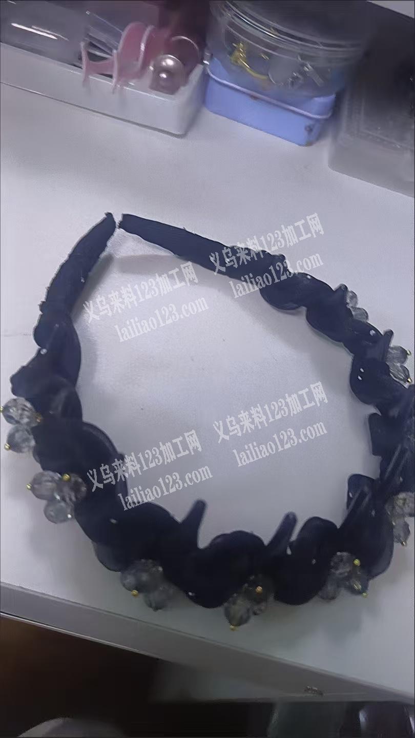 大量这头箍的手工活，外发加工，绕这个布料