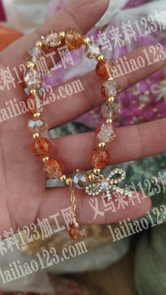 专业承接手工串珠，包装（各种款式）穿戴甲点钻