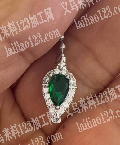 如图吊坠订单，寻找厂家，材质铜的，请联系