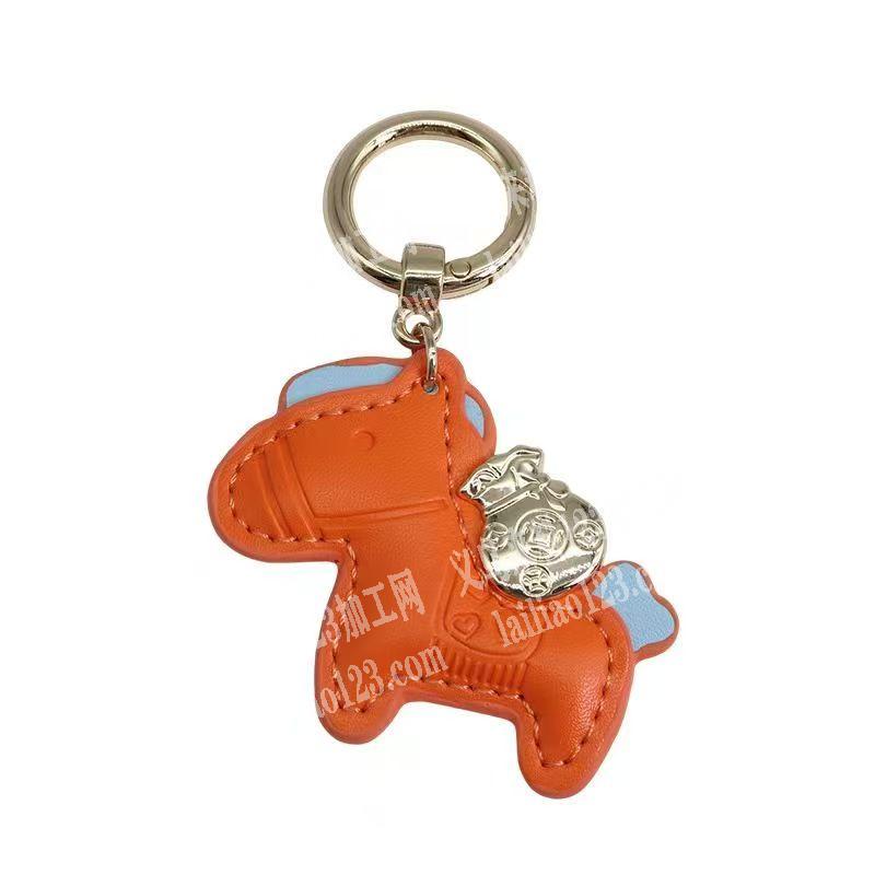 1万订单。寻找源头工厂，皮革踩线做小马挂