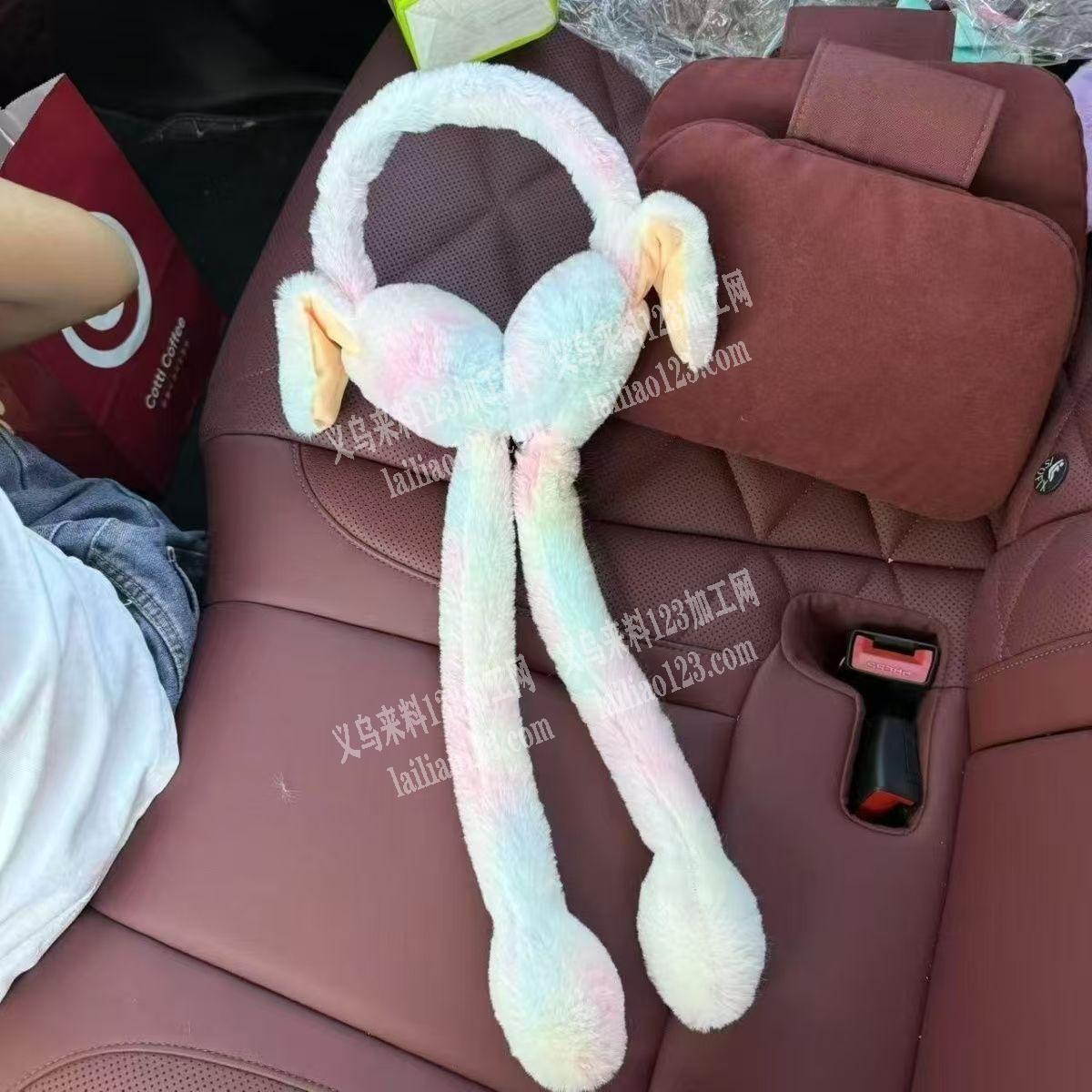 大量手工活外发加工【毛绒耳罩组装】，如图