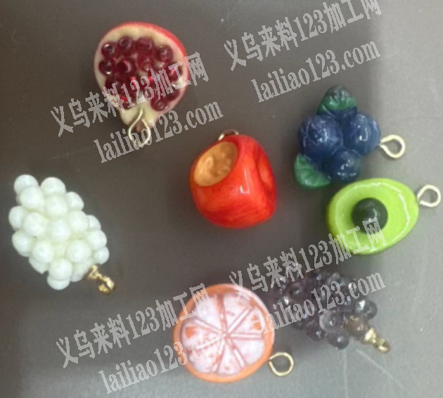 大量树脂食玩小配件订单，如图，寻找厂家，