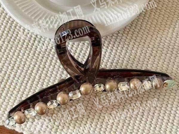 寻找哪家有这个爪夹的模具，我有订单，有模