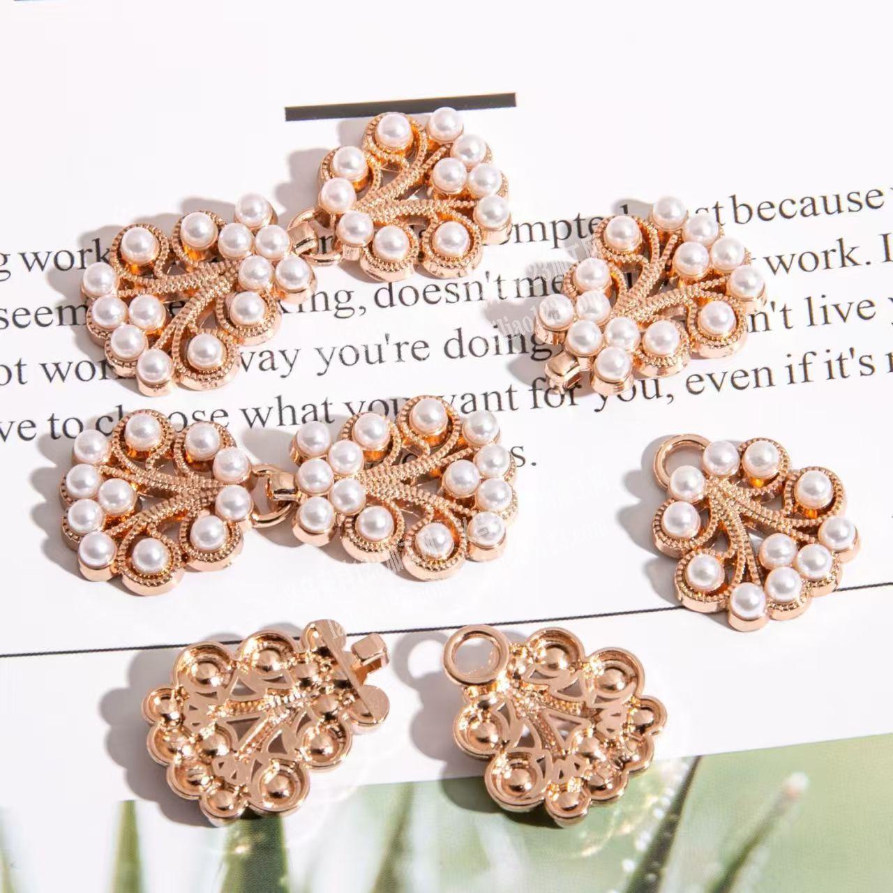 鞋扣饰品订单，如图，寻找这个配饰工厂供应